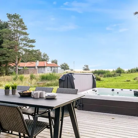 Jahn - 250m To The Fjord By Interhome Feriehus *