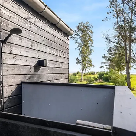 Jahn - 250m To The Fjord By Interhome Feriehus